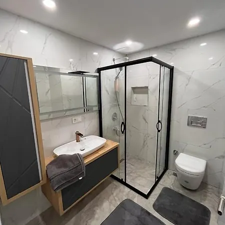 Muhtesem Konumda Somineli Lux Daire Apartamento