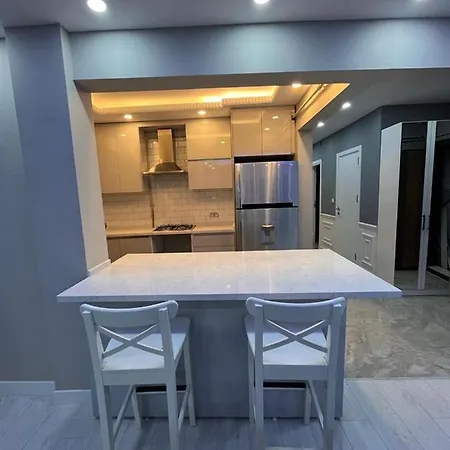Apartman Muhtesem Konumda Somineli Lux Daire Isztambul